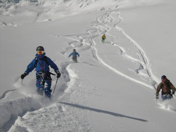 Descente de la Vallée Blanche à skis avec un guide