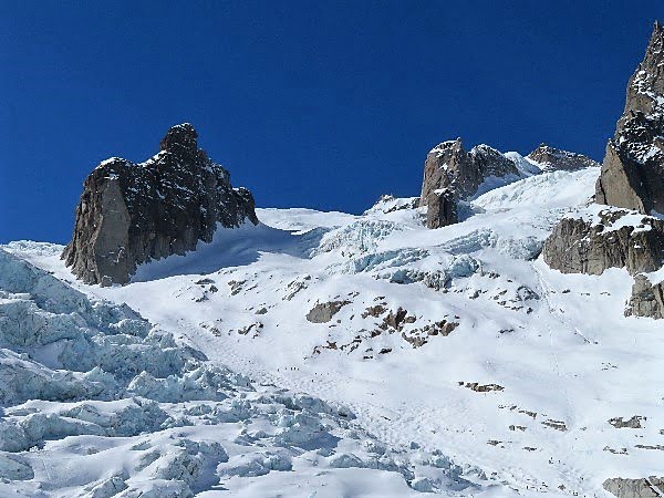 Descente de la Vallée Blanche à skis avec un guide
