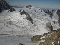 Les crevasses de la Vallée Blanche bien visibles en été