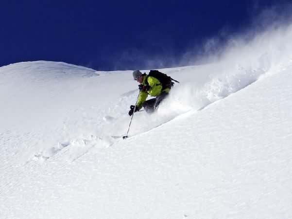 Ski hors-piste : formation découverte perfectionnement avec un guide