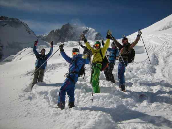 Descente de la Vallée Blanche à skis avec un guide