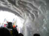 Tunnel de glace pour sortir de l'Aiguille du Midi